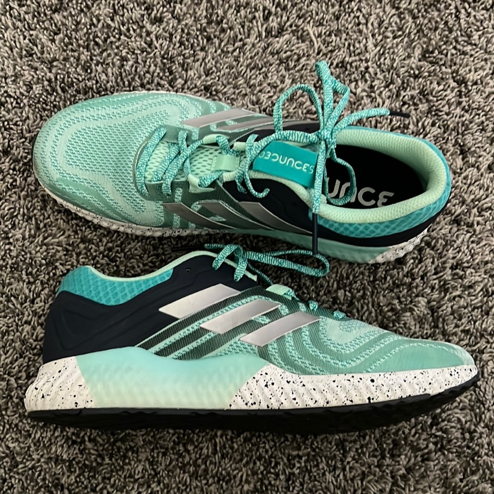 Adidas women’s Bounce running tennis shoes